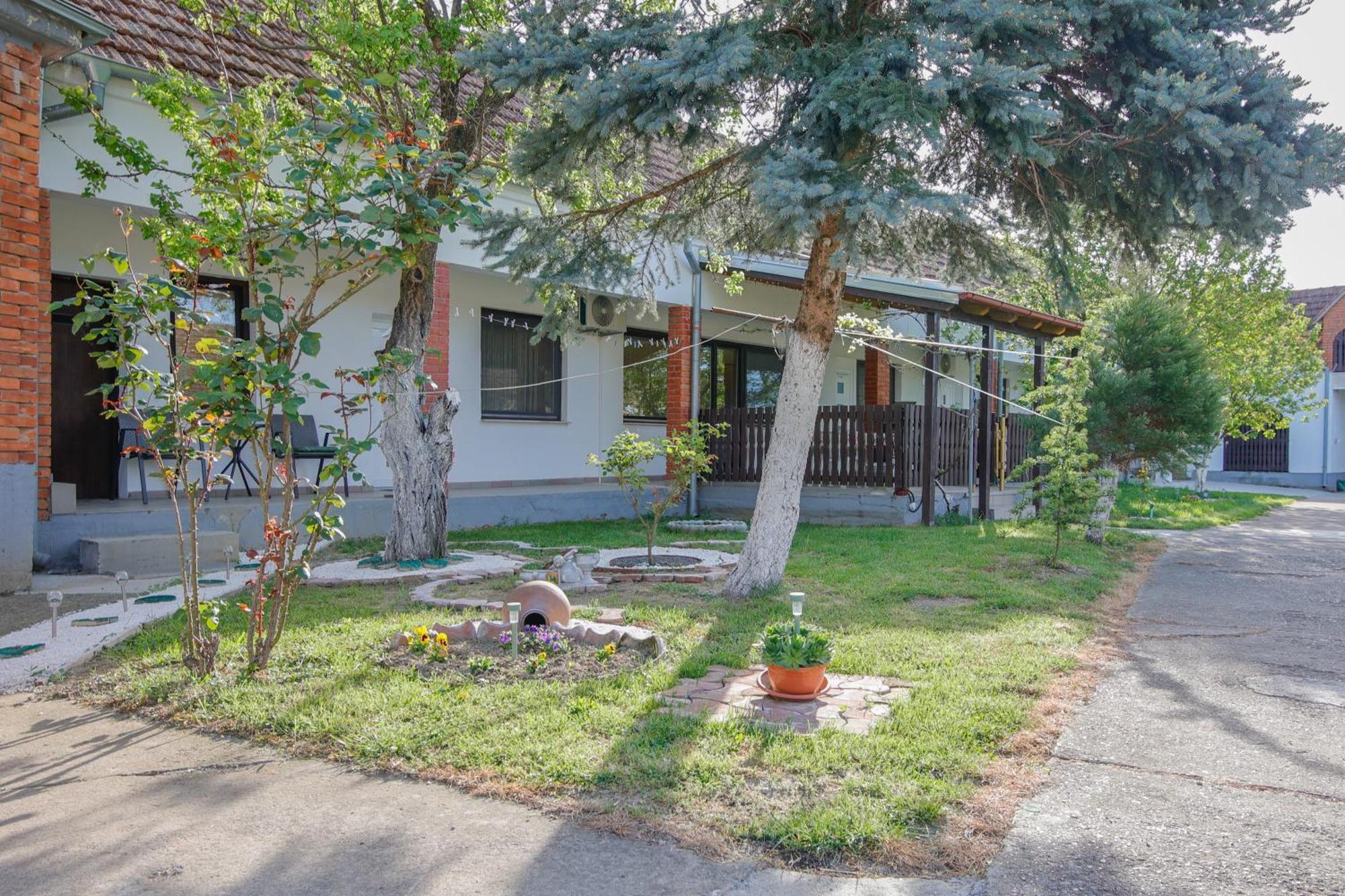 Apartman Marta I Soba Maja Gradiste Luaran gambar